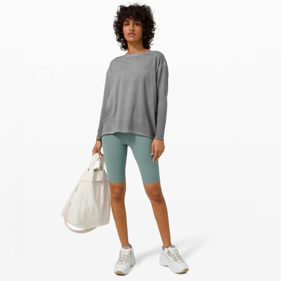 Lululemon Back In Action Long Sleeve *Fade
Sublimado Pigment Dye Asphalt Grey - Picture 3 of 9